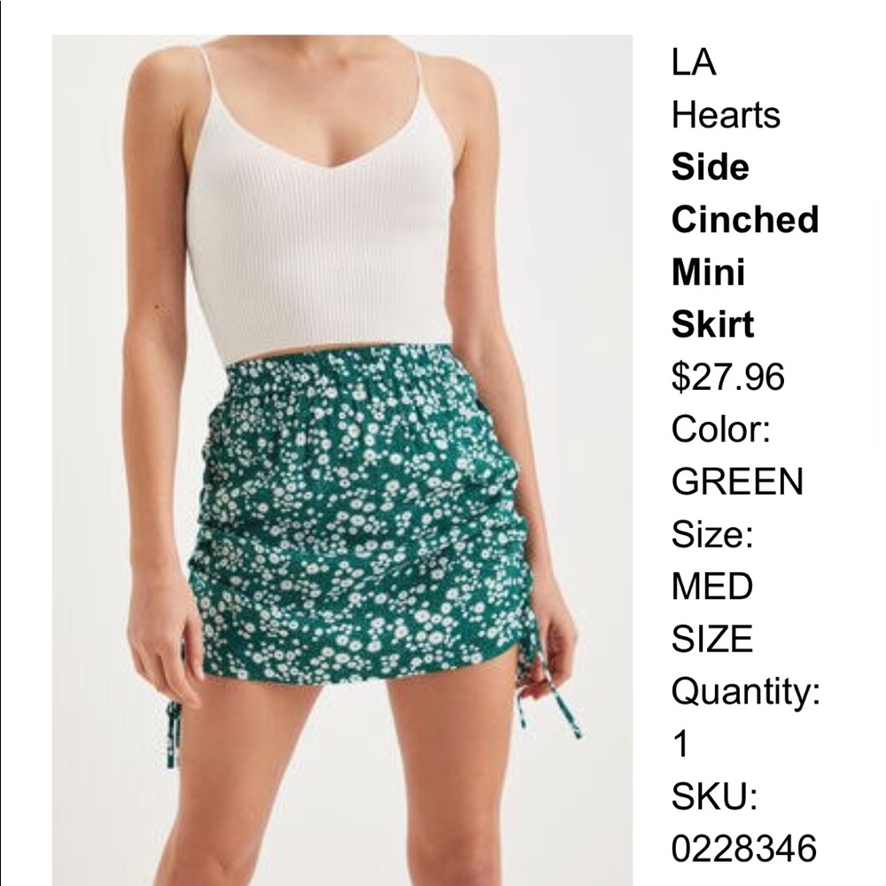 LSLA HEARTS
Side Cinched Mini Skirt
Size: MED SIZE
